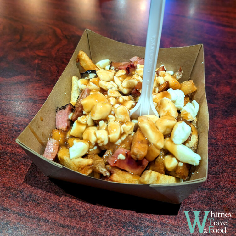 加拿大特色料理Poutine溫哥華美食分享 – La Belle Patate - Smoked Meat Poutine