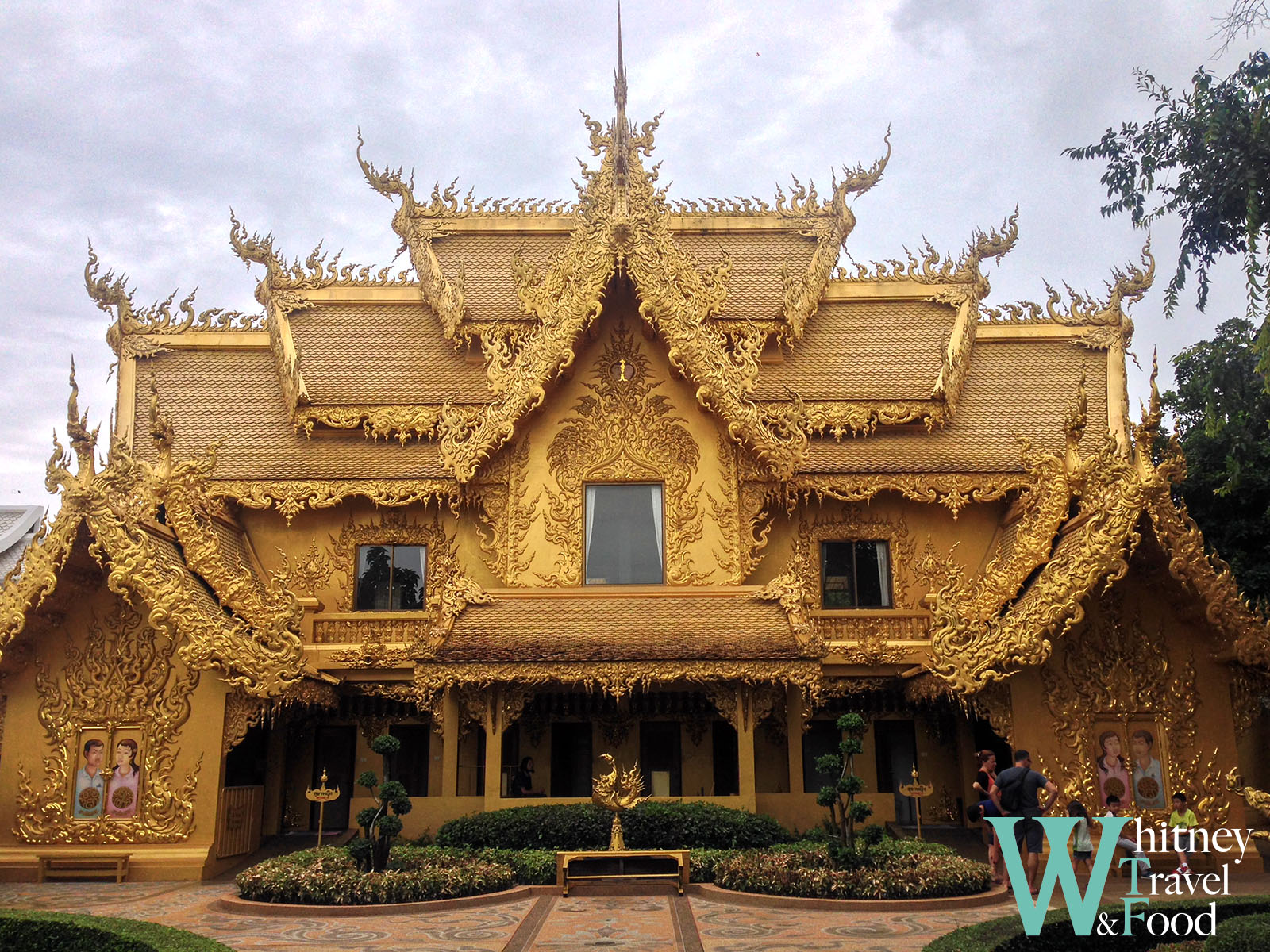 chiang rai wat rong khun 9