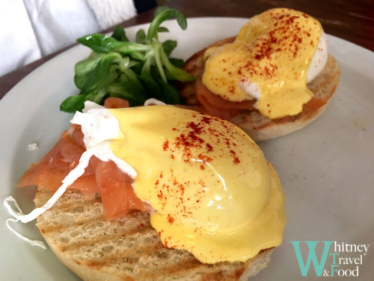 EGGS ROYALE (Sustainable Smoked salmon)